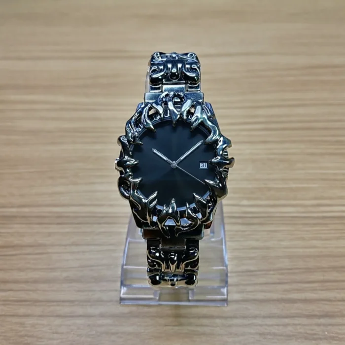 Crimson Eclipse – Gothic Raven Black Dial Metal Watch - Image 3